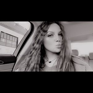 Meet your Posher, Joyia